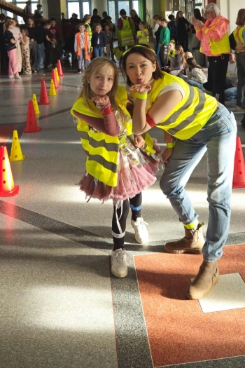 5d4a92b5-9e5c-4703-8c3d-c6293750e03b