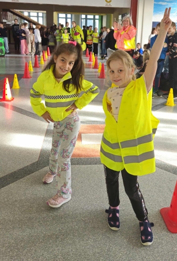 87b3820b-7270-42a0-a3c7-9b66853379fd