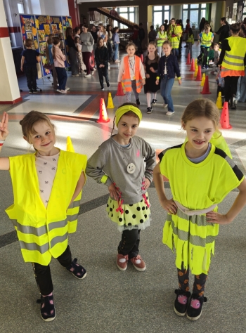 a56072aa-aecd-42bd-8213-0e28051e5782