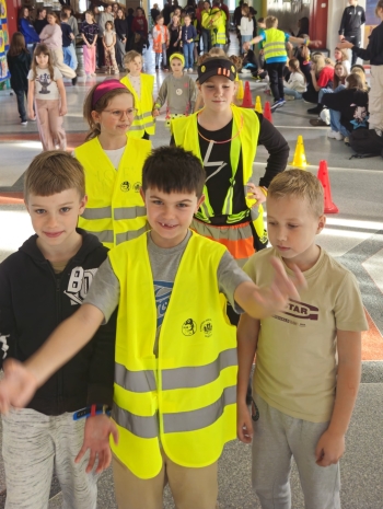 f3a22798-adfc-432d-8894-e1c4b4670291