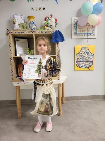 Wyniki konkursu ''Ludowe ozdoby choinkowe''.