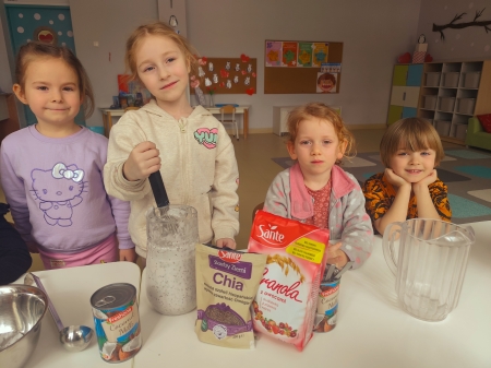 Świetliki przygotowały pyszny deser.