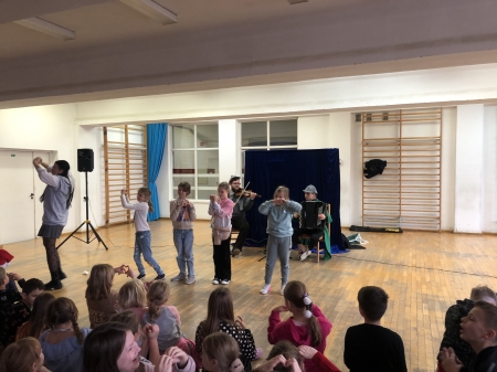 Koncert muzyczny „Tajemniczy incydent w muzotece”